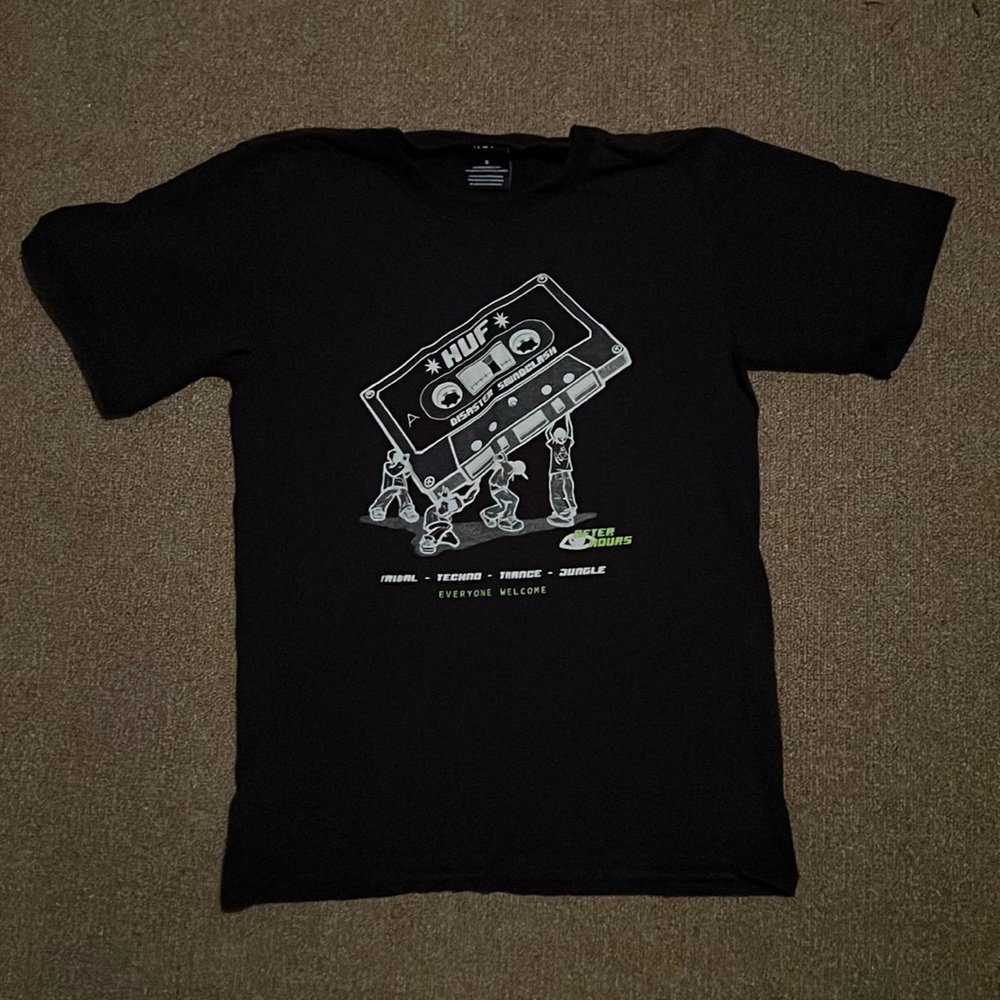 HUF tshirt